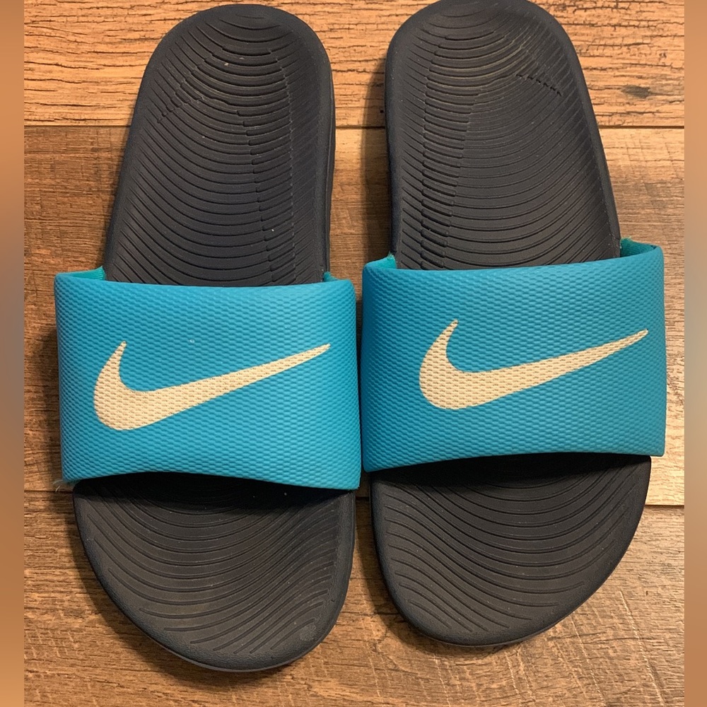 Nike slides